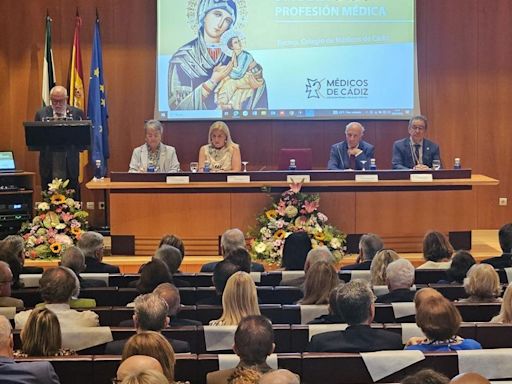 El Colegio de Médicos homenajea a profesionales de Jerez