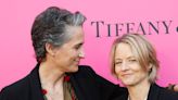 Jodie Foster y Alexandra Hedison celebran su noveno aniversario de boda sobre la alfombra roja