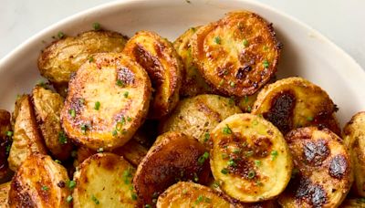 The Impossibly Crispy Ranch Roasted Potatoes I Want to Make Every Night