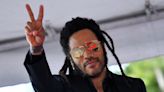 Lenny Kravitz finds 'smiling faces' on first Buc-ee's pit-stop