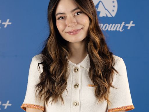 Miranda Cosgrove Details Real-Life Baby Reindeer Experience With Stalker - E! Online