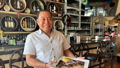 Video: Oaxaqueño cumple 26 años con su restaurante en Santa Mónica - La Opinión