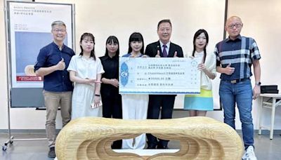 南應大商設系學生竹筷循環再製長凳 作品獲太穩建設收購典藏