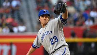 Zack Greinke faces hitters at Diamondbacks’ spring facility: ‘See how it goes’