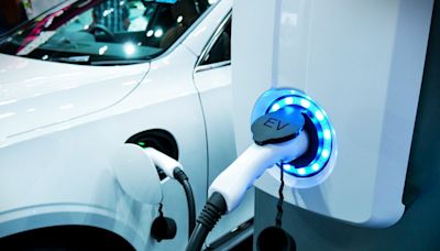 Estados Unidos podría imponer aranceles adicionales a China si produce vehículos eléctricos en México - El Diario NY