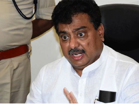No confusion over Bill mandating Jobs for Kannadigas in private sector: M B Patil