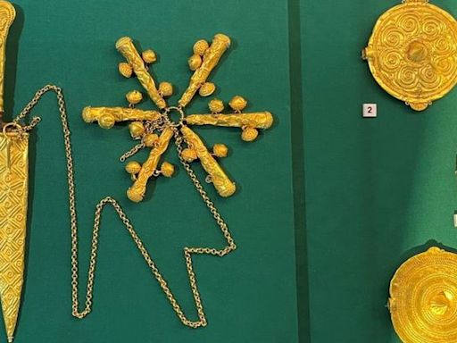 Asante gold artefacts: Ghana rejoices as 'crown jewels' looted by British put on display