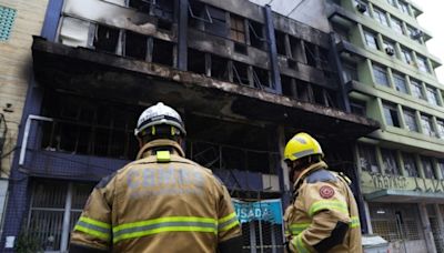 Incêndio em abrigo deixa 10 mortos em Porto Alegre