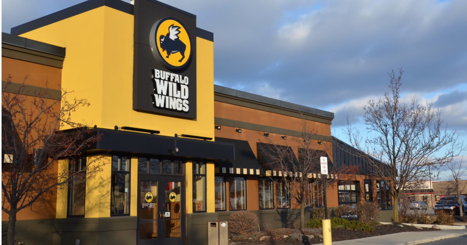 All-you-can-eat wings deliver traffic spike for Buffalo Wild Wings