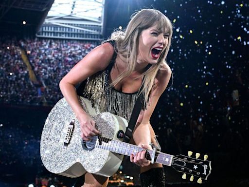 Taylor Swift greets fans in Welsh at Cardiff gig