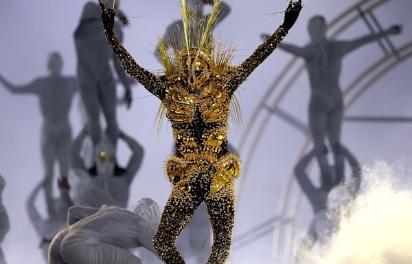 2024 Olympics: Internet Reacts to Closing Ceremony’s Golden Voyager