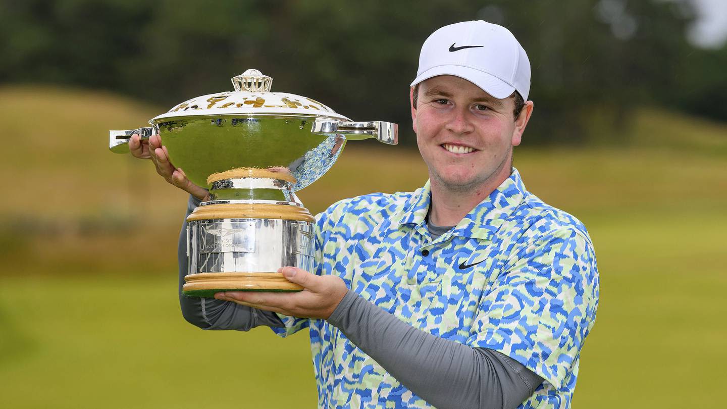 MacIntyre wins his national open in Scotland with birdie to beat Adam Scott