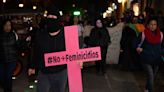 Feministas marchan disfrazadas para denunciar feminicidios en el sureste de México