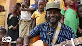 Burkina Faso musicians helping to beat plastic pollution – DW – 06/24/2024