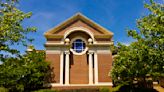 Ole Miss Students Make Monkey Noises At Black Protestor