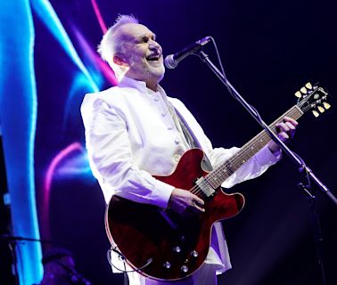 David Lebón llenó el estadio Movistar Arena y sorprendió con un homenaje a Charly García: todo el emotivo recital de casi 3 horas