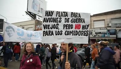 Protestas en Argentina contra las políticas sociales de Javier Milei