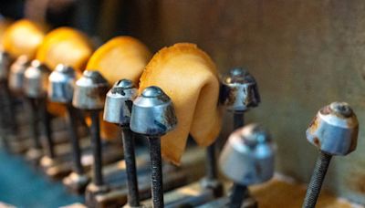 Step into this hidden Sacramento bakery where owner crafts 32,000 fortune cookies a day