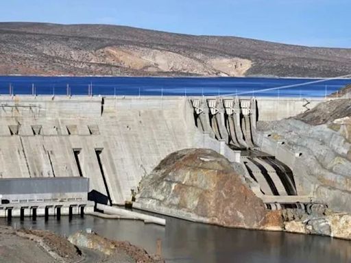 El Gobierno decidió que las represas del Comahue volverán a manos del Estado