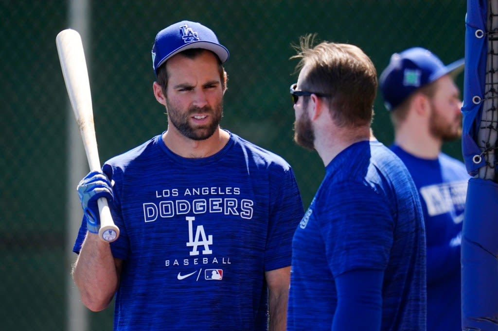 Dodgers’ slumping Chris Taylor has seen his playing time disappear