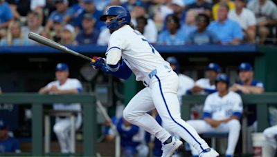 Witt's 2 HRs help Royals maintain wild-card lead