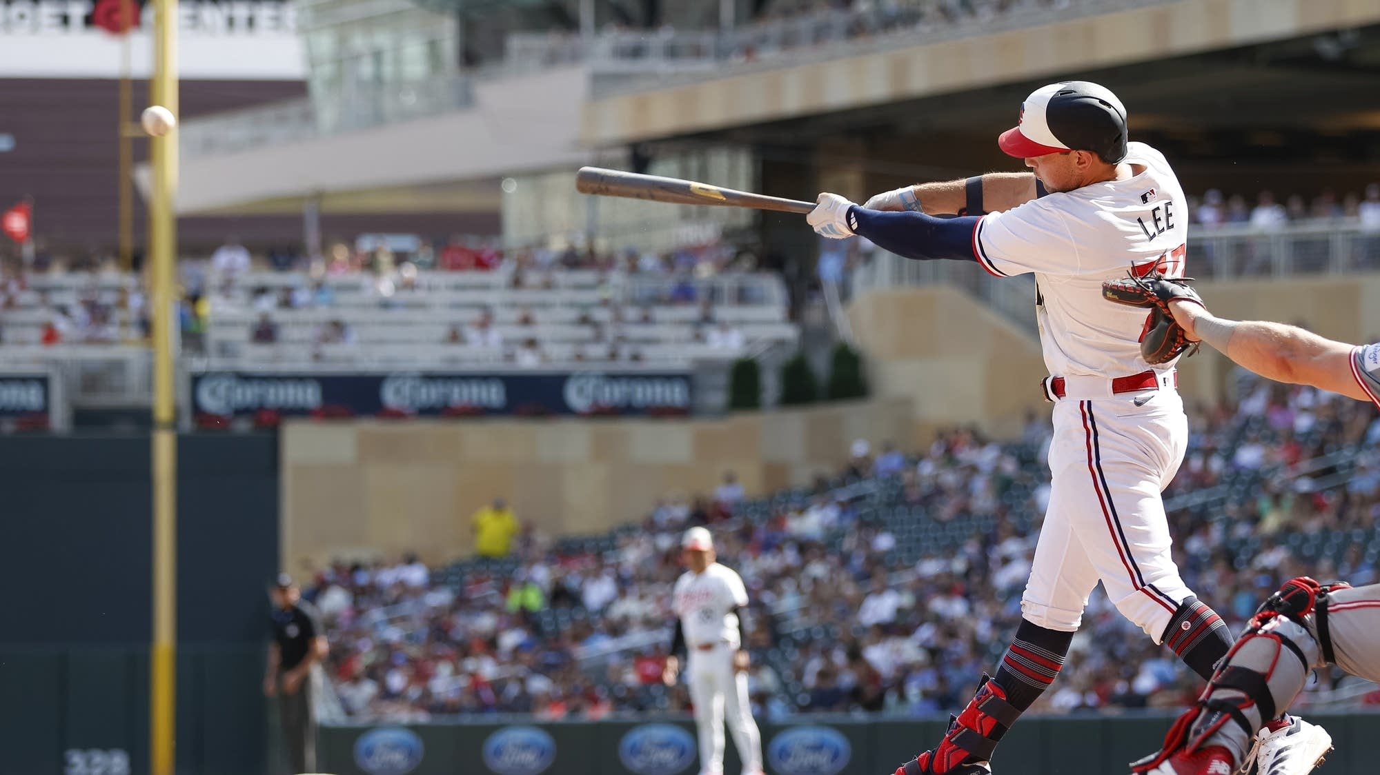 Rookie Brooks Lee's 5 RBIs help Twins rally past Reds 9-2