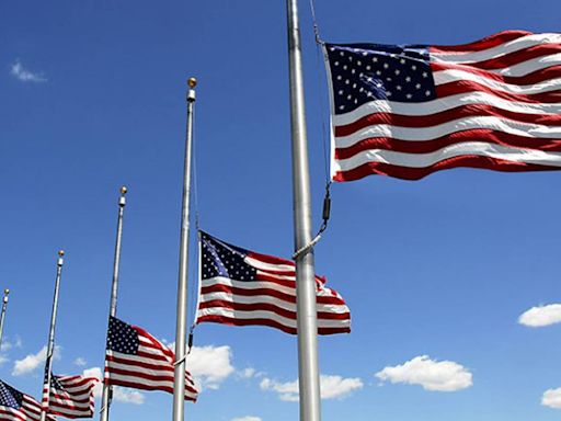 Governor orders flags to be lowered for Memorial Day