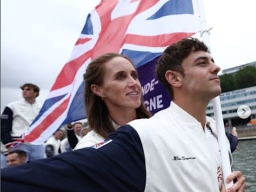 Tom Daley lo hizo de nuevo: recreó la escena más famosa de "Titanic" en medio de la ceremonia inaugural de los Juegos Olímpicos de París 2024