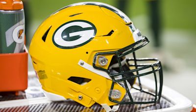 Green Bay Packers bring in veteran quarterback