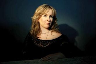 Gretchen Peters