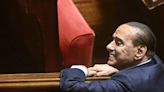 Los hijos de Berlusconi intervienen para mediar en la crisis con Meloni