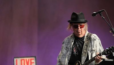 Neil Young and Crazy Horse reveal ‘big unplanned break’ from tour due to illness