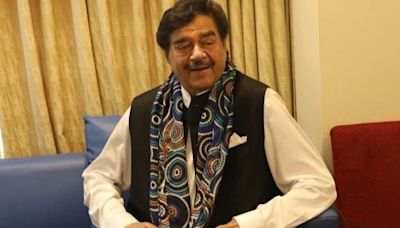 Shatrughan Sinha Admitted To Hospital With High Fever, Son Luv Sinha Confirms No Surgery Performed