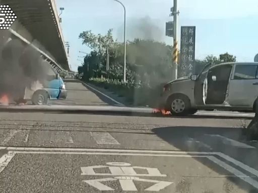 台61線橋下交叉撞 2車變成火燒車