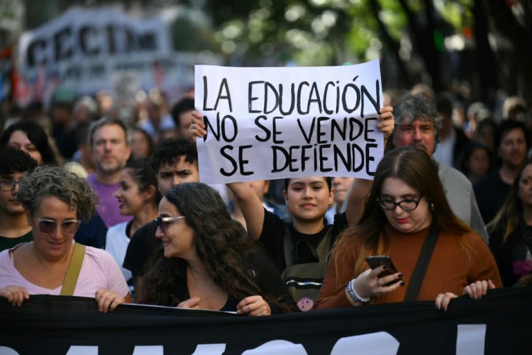 Large crowds march against Argentina public university cuts