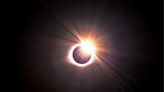 Qué lentes son recomendables para ver el eclipse solar 2024 en Estados Unidos: los consejos de la NASA