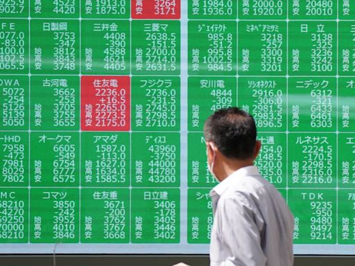 Japanese Stocks Fall Sharply as Yen Strengthens