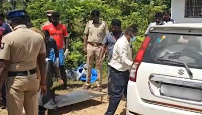 Family Of 5 Found Dead In Car In Tamil Nadu, Cops Suspect Suicide