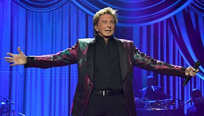 Barry Manilow 'bidding farewell' to UK as emotional final concerts kick off