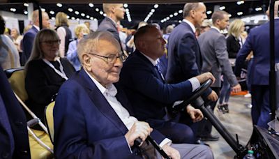 Empresa de Buffett reduz a posição na Apple e atinge almofada recorde