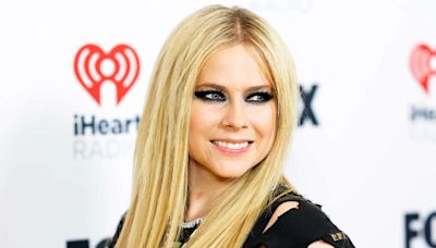 Avril Lavigne Says She's 'F---ing Awesome' in a Relationship: 'I Would Date Me'