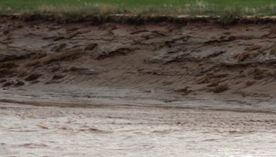 Nova Scotia's Bay of Fundy tidal bore: Beyer's Byways