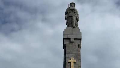 Council marks 100 years of Douglas war memorial