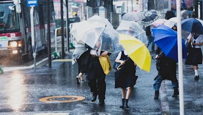 快訊/5縣市注意！氣象署發大雨特報 今白天強雨下不停