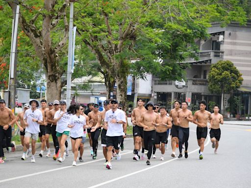 肌肉猛男滿街跑！雷艾美讚「最美麗風景」 大霈「生不如死」經驗曝光