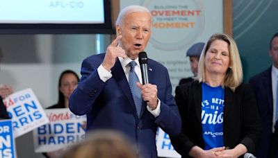 Pelosi dice que “depende del presidente” Biden decidir si permanecerá en la contienda de 2024