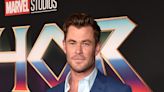 Chris Hemsworth realizou sonho mostrando seu bumbum em ‘Thor: Amor e Trovão’