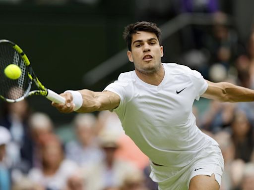 Alcaraz debutó con triunfo en Wimbledon