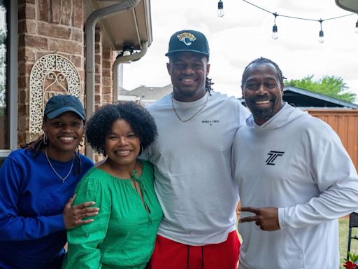 Bond with his mother Veronica, a cancer survivor, runs deep for Jaguars tackle Tyler Lacy