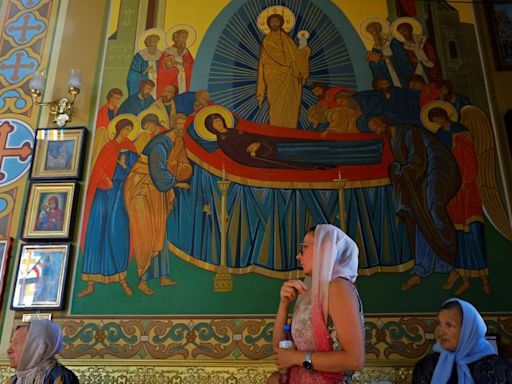 In Russia, Ukrainian move to ban Moscow-linked church stirs anger